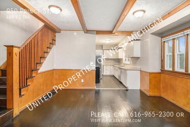 Photo - 950 Prince St SE