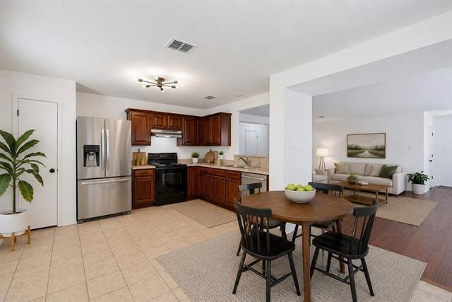 1612 Crown Point Dr