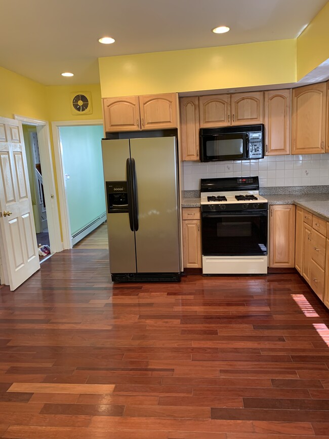 Building Photo - 6 Eliot St Unit #1