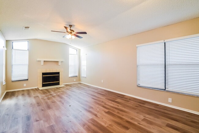 Photo - 586 S Sundance Dr