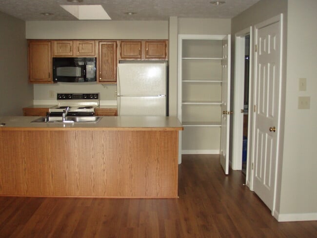 Kitchen - 1374 S College Mall Rd Unit Gentry Quarters