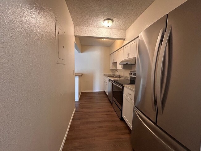 Photo - $0 DEPOSIT OPTION, CHARMING 1-BEDROOM CONDO IN FORT LOGAN WITH MODERN UPGRADES Unidad B