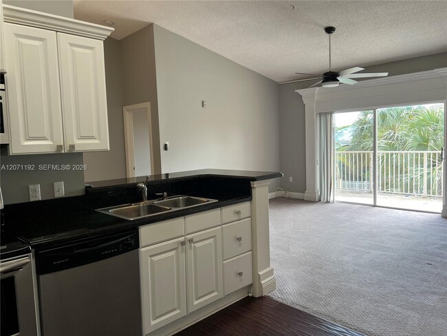 Photo - 6928 SW 39th St Unit A303