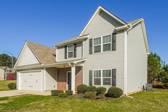 Photo - 643 Fieldcrest Dr