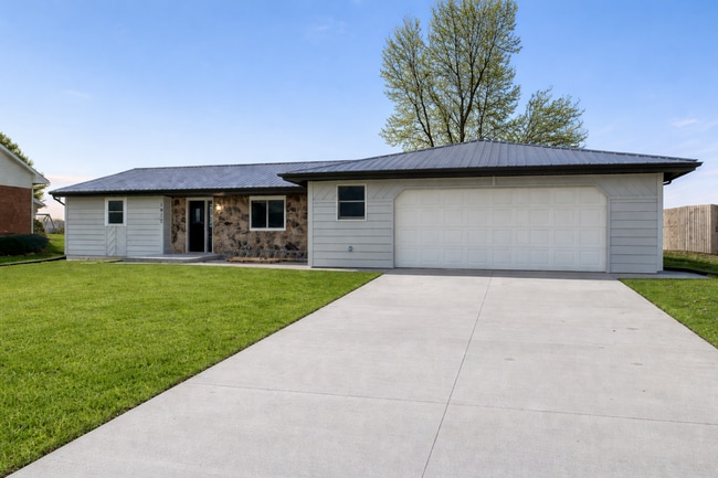 Building Photo - Now available for rent — this top-quality, beautifully updated home!