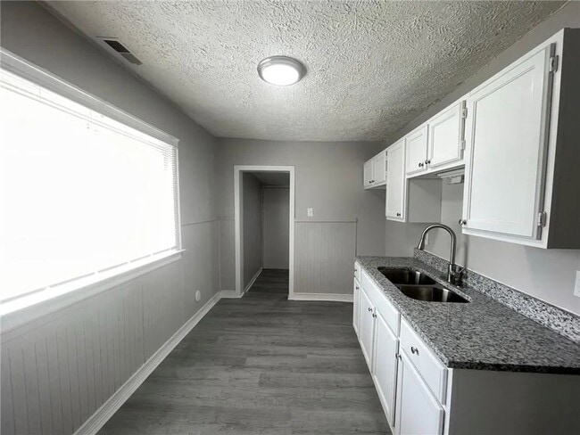 Photo - 1434 S Moreland Ave