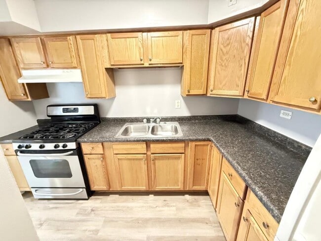 Building Photo - 7530 S Saginaw Ave Rental