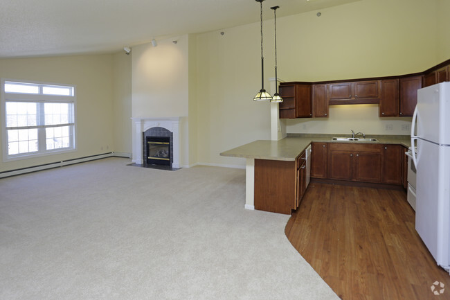 Interior Photo - Courtyard at Highpointe Rental