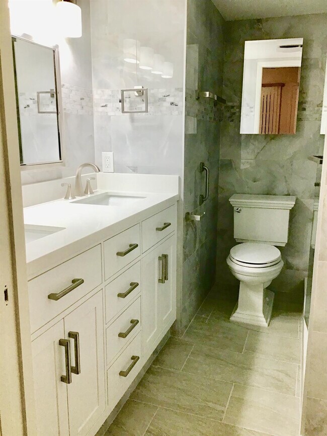 Photo - 1004 Newcastle A Unit 1004