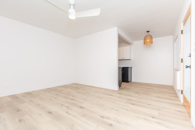 Photo - Stylishly Remodeled 1 Bed/1Bath in Crown P... Unit 1936