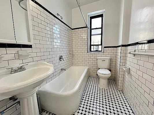 Photo - 2 bedroom in Bronx NY 10465 Unit 4H