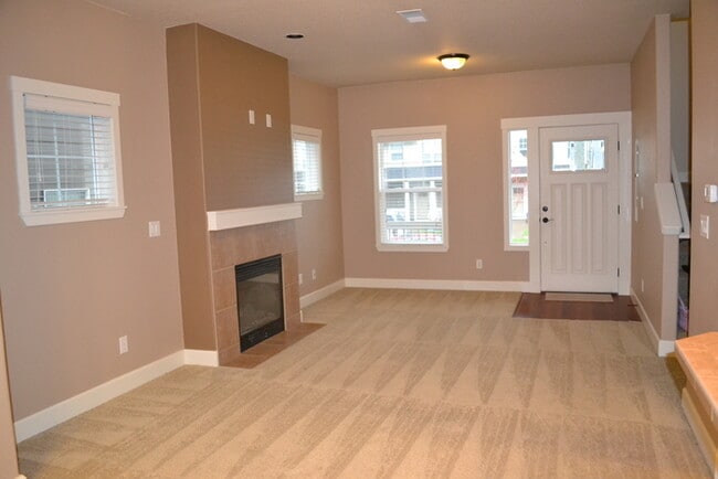 Photo - Beautiful Home In GREAT Location, Fireplace, Loft, Garage, W/D, Large Master and MORE!