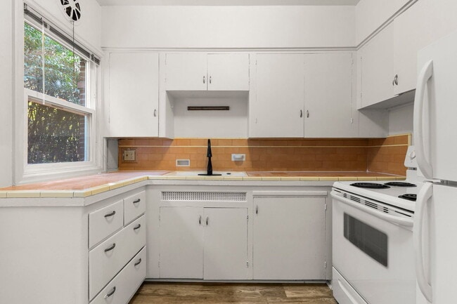 Photo - 516 SE 15th Ave