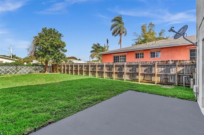 Photo - 14212 NE 4th Ave