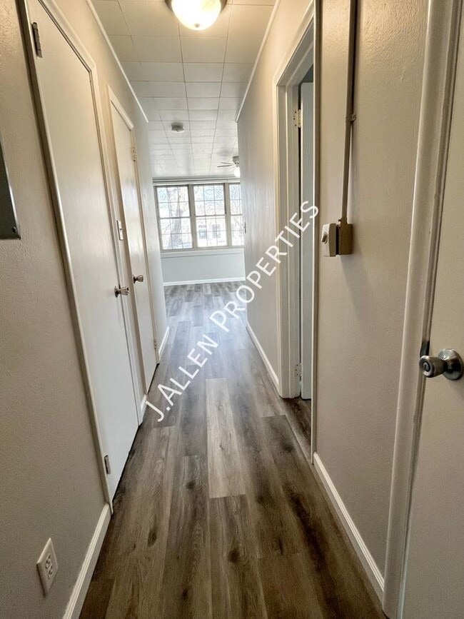 Photo - 127 W Norfolk Ave Unit 1