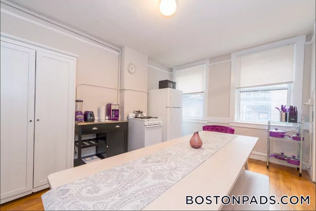 Photo - 161 Endicott St Unit 2R