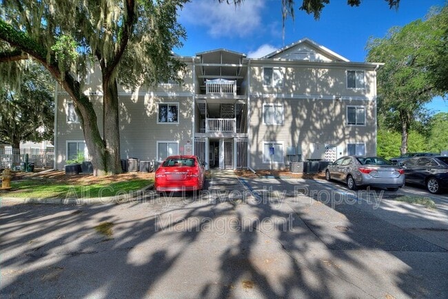 Building Photo - 4000 SW 23rd St Unit 3-202