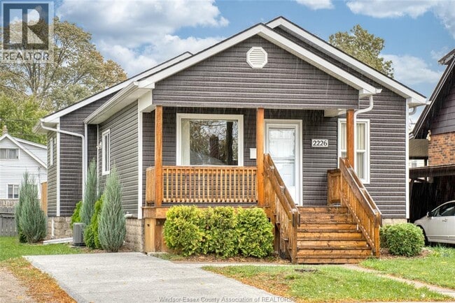 Photo - 2226 Mercer St