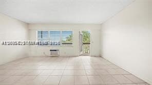 Building Photo - 79 Suffolk B Unit 79