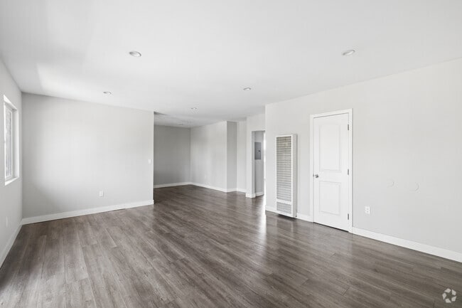 2BR, 1BA - 900SF - Living Room