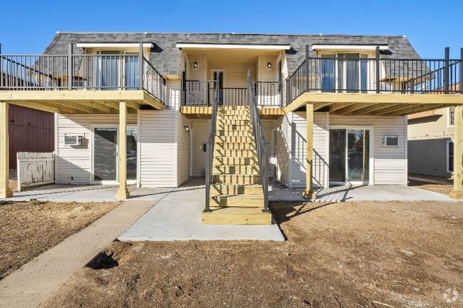 Building Photo - Completely Renovated Apartment! Unit A