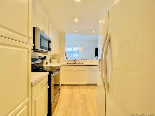 Photo - 411 NE Plantation Rd Unit 526