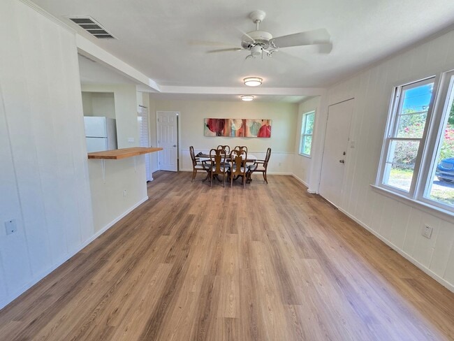 Photo - Charming 3 Bed / 2 Bath Annual Rental in S...