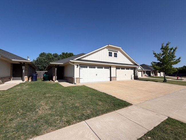 Photo - Great 3 Bedroom 2 Bath Duplex Near Tinker AFB