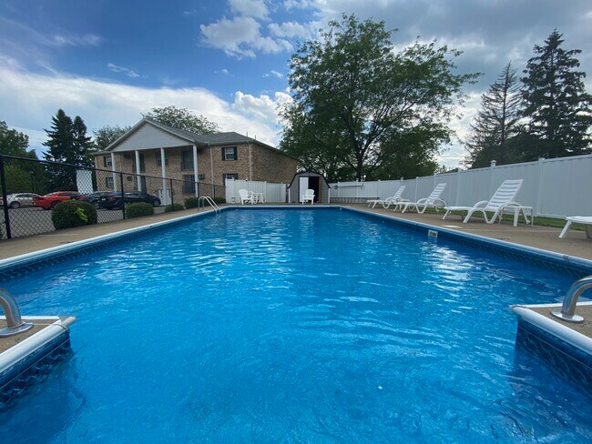 Photo - 700 Northwood Ct Unit 202