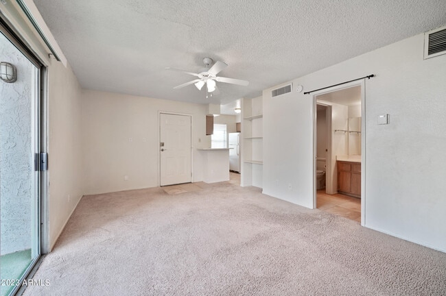 Photo - 4410 N Longview Ave