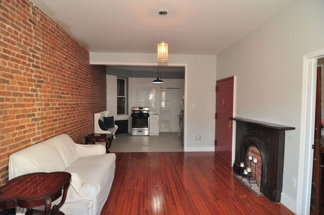 Photo - 506 E 188th St Unidad Apt 3