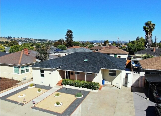 Photo - 1252 Margery Ave