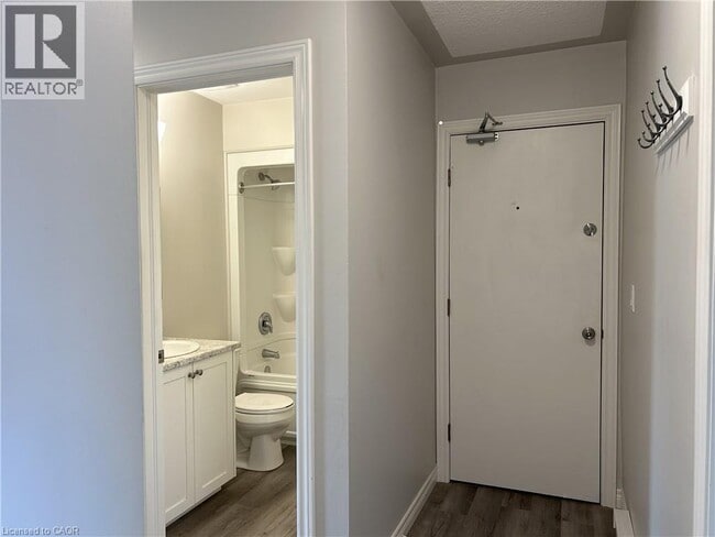 Photo - 15 Montclair Crescent Unit 2