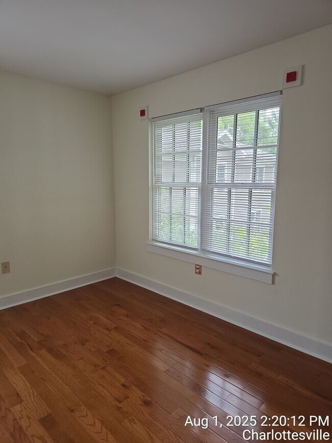 Photo - 419 17th St NW