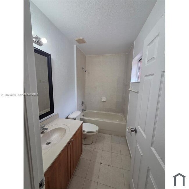 875 SW 6th Pl