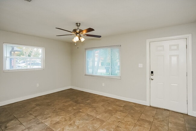 Photo - 3112 18th St N