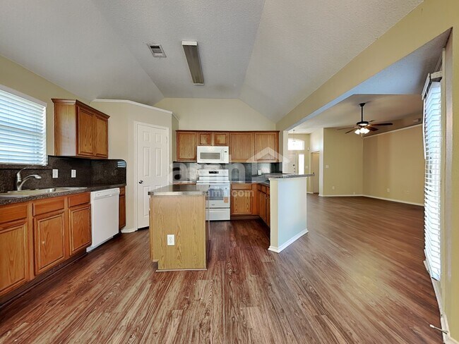 Photo - 733 Grandview Ave