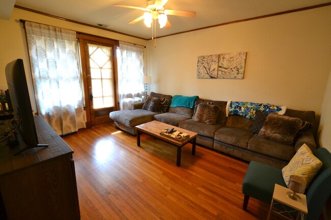 Photo - 3767 N Lakewood Ave Unit 2