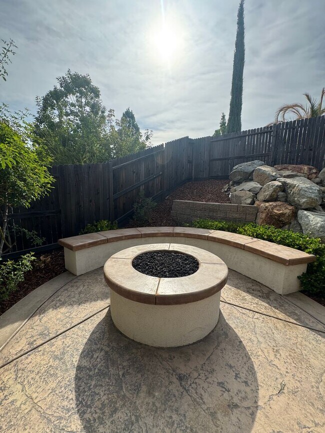 Photo - 800 Valencia Ct