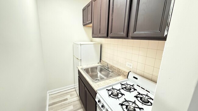Photo - 839 W Sheridan Rd Unit 319