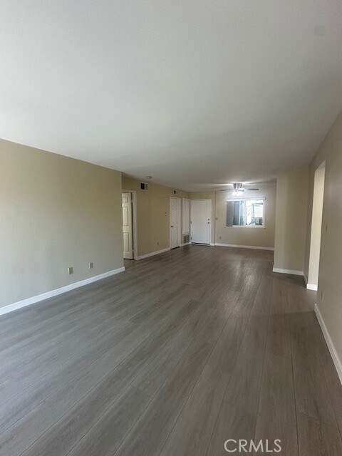 Photo - 1247 Stoner Ave Unidad 105