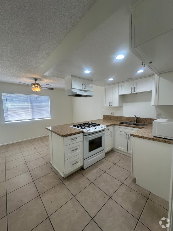 Building Photo - 8533 Rose St Rental
