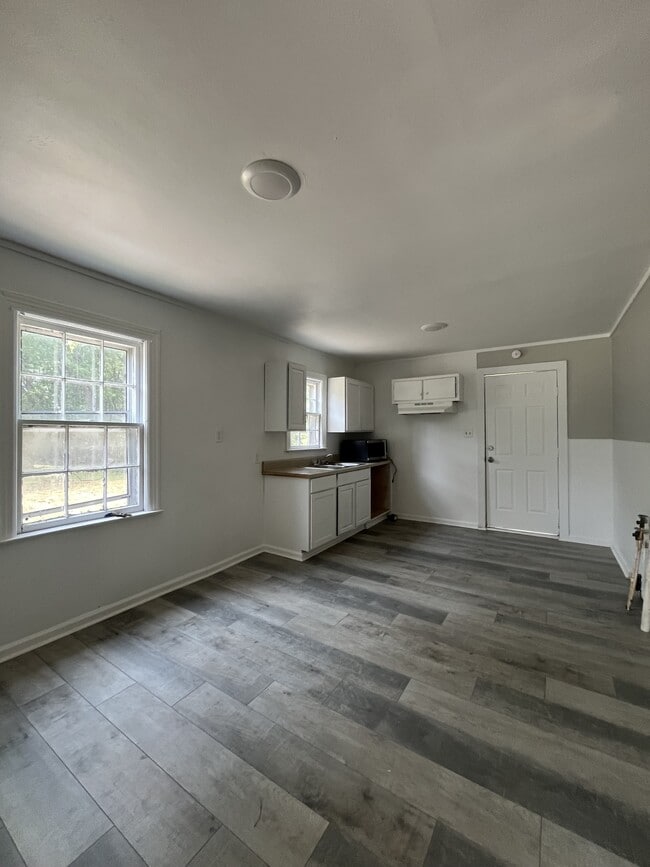 Photo - 319 W Cooper St