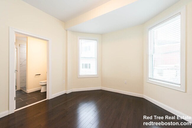 Photo - 5 Malvern Ter