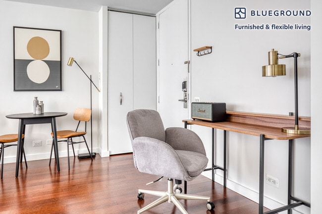 Photo - 606 1st Ave. Unidad FL8-ID696