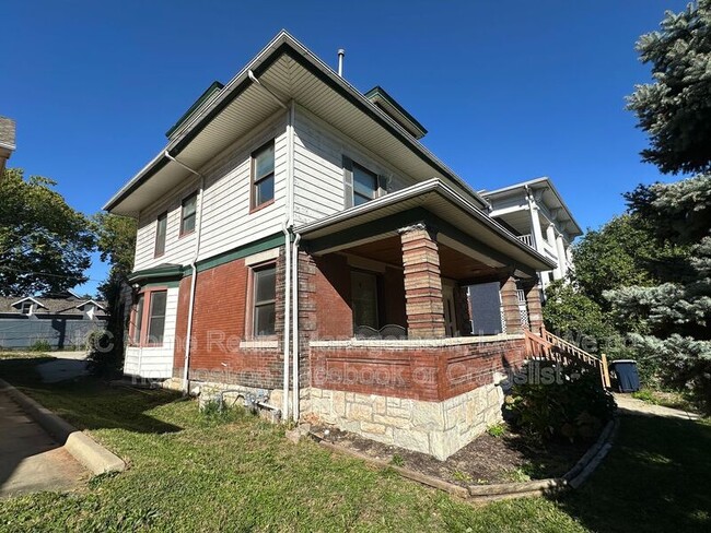 Photo - 2826 Harrison St