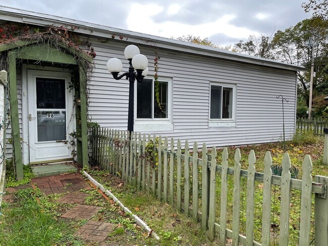 Building Photo - 98 Greensboro Rd Unit #1