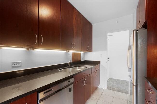 Photo - 2970 N Lake Shore Dr Unit 6F