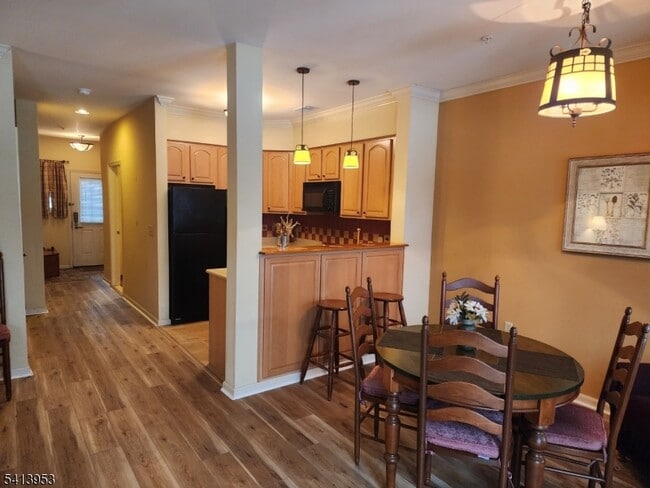 Photo - 3-13 Maple Cres Unit 13