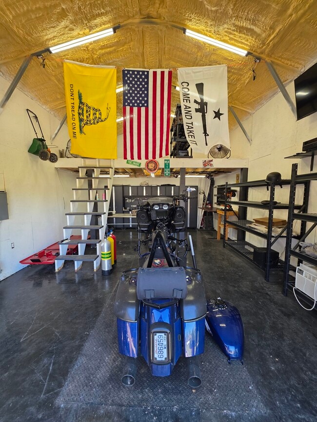 Photo - 7476 Woodland Trace Ct